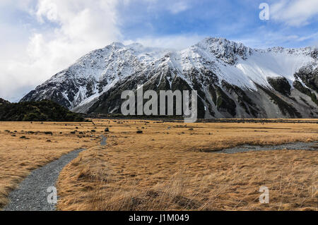 In seguito il Hooker via in Aoraki/Mount Cook National Park, Nuova Zelanda Foto Stock