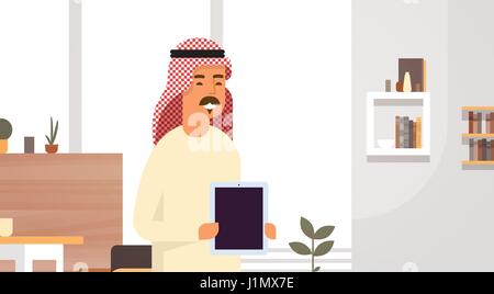 Arab Business Man Holding vuoto Computer tablet imprenditore in un ufficio moderno Illustrazione Vettoriale