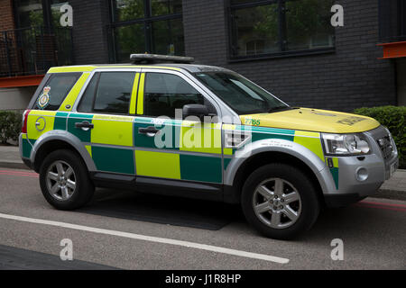 Londra servizio ambulanza Land Rover parcheggiata Foto Stock