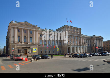 ST.PETERSBURG, Russia - 05 Maggio 2016: l'edificio dell'Assemblea legislativa a San Pietroburgo in estate nel Maggio Foto Stock