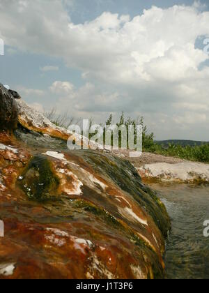 Sorgente di radon nelle montagne in Pyatigorsk Foto Stock