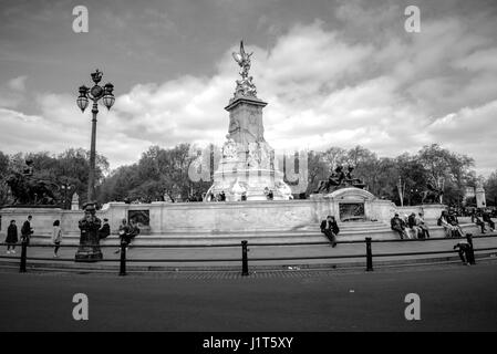 Il memoriale della Victoria, il Mall, Londra, Regno Unito. Foto Stock