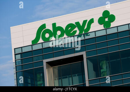 Un logo segno al di fuori della sede di Sobeys Inc., a Mississauga, Ontario, Canada, il 15 aprile 2017. Foto Stock