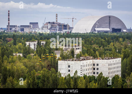 Vista aerea del pripjat città fantasma, Ucraina. Visualizzare con il nuovo confinamento sicuro della centrale nucleare di Cernobyl Foto Stock