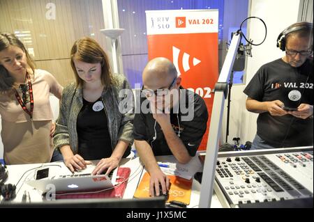 Radio City Milano, sale riunioni nazionali e le radio locali in tutta Italia, internazionali e università emittenti, in aggiunta ai molti web radio che trasmettono in rete Foto Stock