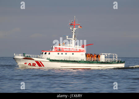 SAR DGzRS cruiser HERMANN HELMS sul fiume Elba. Il DGzRS è responsabile per la ricerca e il salvataggio in tedesco le acque territoriali. Foto Stock