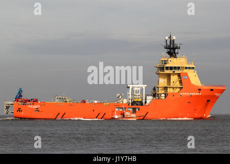 SIDDIS MARINER sul fiume Elba. La SIDDIS MARINER è un diesel elettrico guidato recipiente di alimentazione e il tubo di supporto, di proprietà e gestito da Siem Offshore. Foto Stock