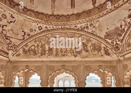 Kusum sarovar antico tempio abbandonato in India UP Foto Stock