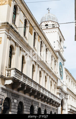 Viaggio in Italia - le facciate del palazzo del Capitanio, Clock Tower (torre dell'orologio), Palazzo dei Camerlenghi su Piazza dei Signori di Padova Foto Stock