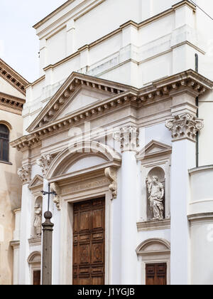 Viaggiare in Italia - chiesa di Santa Lucia (Chiesa dell'Adorazione Perpetua) nella città di Padova in primavera Foto Stock