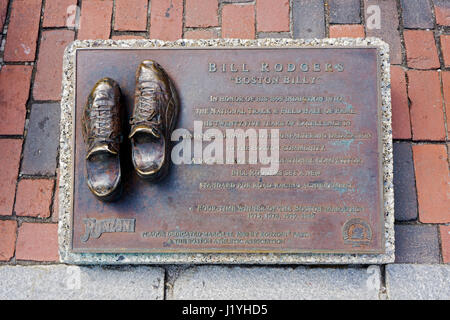 Una lapide a Feneuil Hall di Boston dedicata alla distanza runner Bill Rodgers, un eroe locale e ex distanza campione in esecuzione Foto Stock