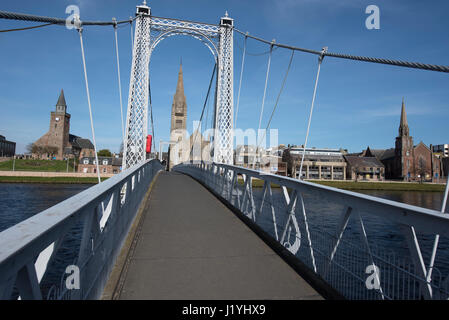 Greig St sospensione ponte passerella di attraversamento del Fiume Ness nel capitale delle Highland di Inverness. Foto Stock