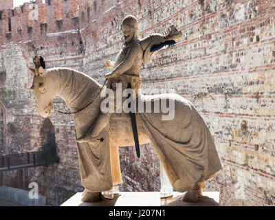 VERONA, Italia - 29 Marzo 2017: interno del cortile del castello di Castelvecchio nella città di Verona. Costruzione di casta è stata effettuata tra il 1354 una Foto Stock