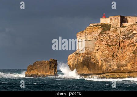 Grandi onde a Nazare, Portogallo, Europa Foto Stock