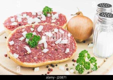 Il rullo con la carne macinata di maiale Foto Stock