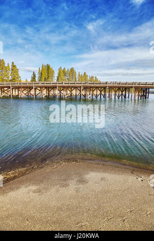 Ponte di pesca nel Parco Nazionale di Yellowstone, Wyoming negli Stati Uniti. Foto Stock