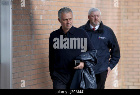 Il Manchester United manager Jose Mourinho arriva allo stadio prima della Premier League a Turf Moor, Burnley. Foto Stock