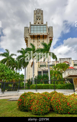 L'Ambasciata della Russia a l'Avana, Cuba (architetto Aleksandr Rochegov) è un suggestivo edificio costruttivista in Miramar distretto della città. Alcune l Foto Stock