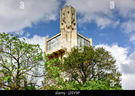 L'Ambasciata della Russia a l'Avana, Cuba (architetto Aleksandr Rochegov) è un suggestivo edificio costruttivista in Miramar distretto della città. Alcune l Foto Stock