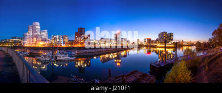 Germania, Dusseldorf, Media harboour Foto Stock