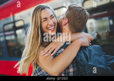 Matura in amore incontro nuovamente dopo separazione lunga Foto Stock