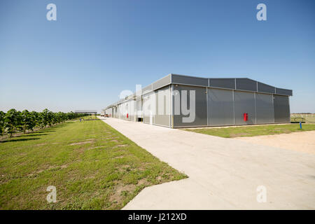 Nuova e moderna azienda magazzino edificio all'aperto Foto Stock