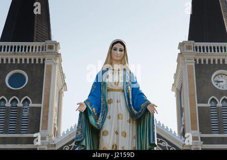 Santa Maria Statua della Cattedrale dell Immacolata Concezione Chanthaburi in Chanthaburi provincia della Thailandia. Foto Stock