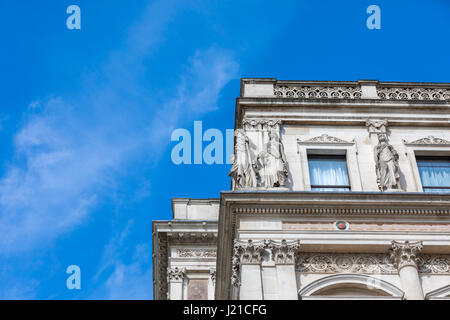 Una vista dettagliata di un edificio londinese, REGNO UNITO Foto Stock