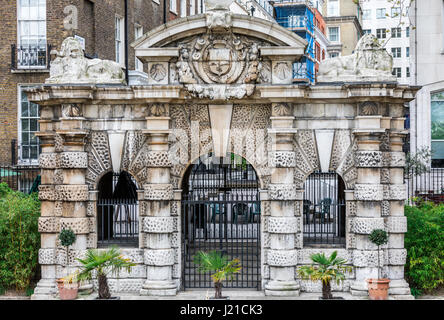 Tempio o elaborare il portellone in Londra Foto Stock