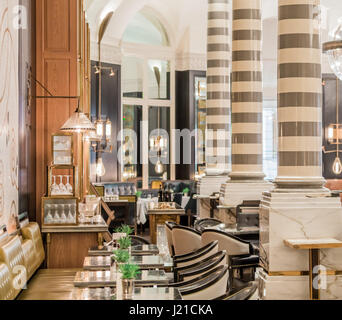 Il ristorante nella lobby del Corinthia Hotel London Inghilterra England Foto Stock