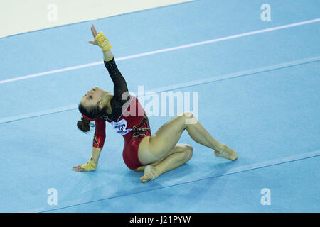 Cluj Napoca, Romania. 23 apr, 2017. Pauline Schaeffer esegue onfloor durante la donna apparato Finals presso la comunità di uomini e donne di Ginnastica Artistica campionati in Cluj Napoca, Romania. 23.04.2017 Credito: Cronos/Alamy Live News Foto Stock