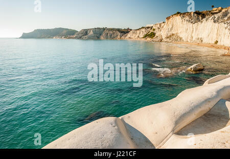 La bianca scogliera chiamata 'Scala dei Turchi" in Sicilia, vicino a Agrigento Foto Stock