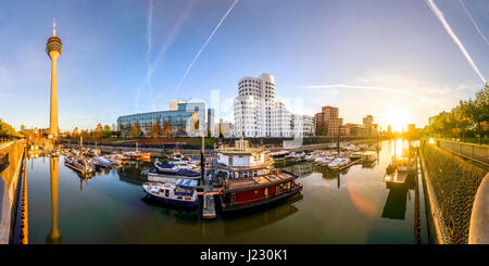 Germania, Dusseldorf, Media harboour Foto Stock
