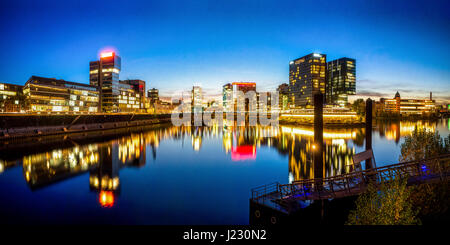 Germania, Dusseldorf, Media harboour Foto Stock