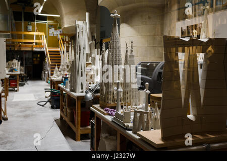 Barcellona, Spagna - 04 Gennaio 2017: modelli in officina in camera il museum presso la chiesa de la Sagrada Familia Foto Stock