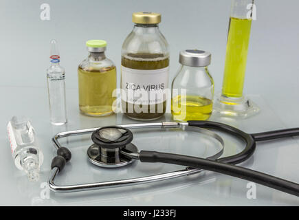 Test per la ricerca di Zika test su sfondo bianco Foto Stock