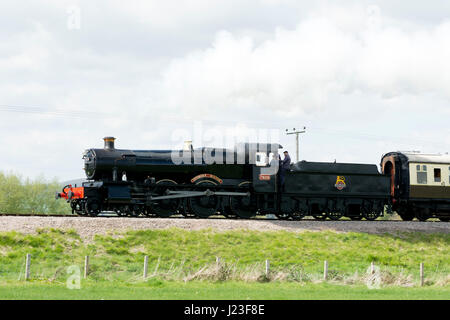 Treno a vapore del Gloucestershire e Warwickshire Railway vicino Toddington, Gloucestershire, Regno Unito Foto Stock