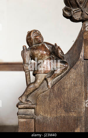 Banco di Pew fine sculture medievali, Thurgaton Chiesa, Norfolk Foto Stock