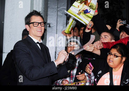 Attore Johnny Knoxville assiste la premiere di Paramount Pictures" "Jackass presenta: Bad Nonno' a TCL teatro cinese il 23 ottobre 2013 in Hollywood, la California. Foto Stock