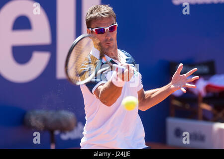 Barcellona, Spagna. Xxv Aprile, 2017. Lo spagnolo giocatore di tennis Tommy ROBREDO: risultati nei durante un primo giro di gioco contro Yuichi Sugita a "Barcelona Open Banc Sabadell - Trofeo Conde de Godó'. Credito: David Grau/Alamy Live News. Foto Stock