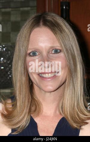 Lauralee Bell sulla posizione per Kate Linder trentacinquesimo anniversario sul giovane e l'agitato, televisione CBS City, Los Angeles, CA 19 aprile 2017. Foto di: Priscilla concedere/Everett Collection Foto Stock