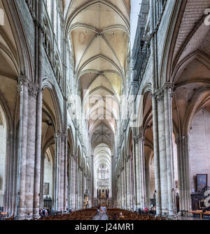 Navata della cattedrale di Amiens (Cathédrale Notre Dame d'Amiens), Amiens, Piccardia, Francia Foto Stock