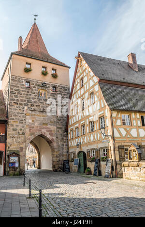 Hersbrucker Tor alla storica città vecchia di Lauf a.d.Pegnitz, Baviera, Germania | Hersbrucker Tor in der Altstadt, Lauf a.d.Pegnitz, Bayern, Deutschland Foto Stock