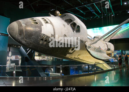 Lo Space Shuttle Atlantis visualizzati al Complesso Visitatori alla NASA Kennedy Space Center, Florida. Foto Stock