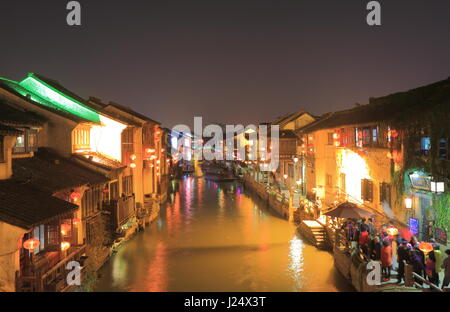 Shangtang area storica e canal notte cityscape di Suzhou Cina Foto Stock