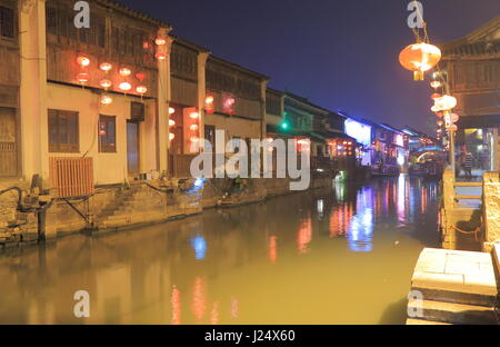 Shangtang area storica e canal notte cityscape di Suzhou Cina Foto Stock