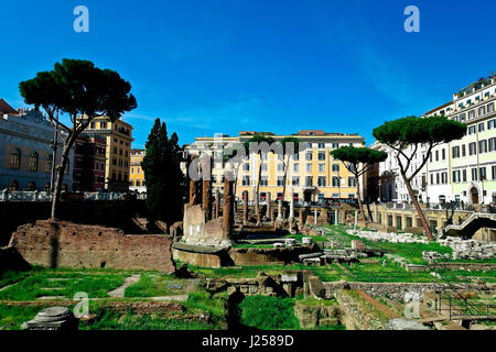 Largo di Torre Argentina, un quadrato contenente i resti di quattro romano repubblicano templi. Storia, patrimonio Roma, Lazio, Italia, Europa, spazio di copia Foto Stock