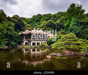 Shinjuku Gyoen National Garden a Tokyo in Giappone Foto Stock