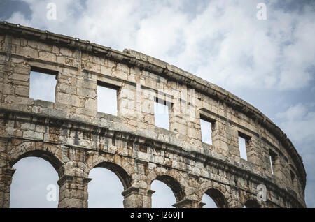 Dettaglio di antico anfiteatro romano di Pola, Croazia Foto Stock