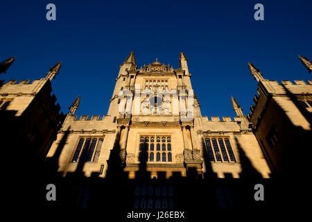 Torre di cinque ordini presso la Libreria di Bodleian, Oxford, Oxfordshire, England, Regno Unito Foto Stock